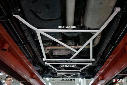 Nissan Navara D23 2.5D 4WD 14+ UltraRacing 4-point rear lower Bar
